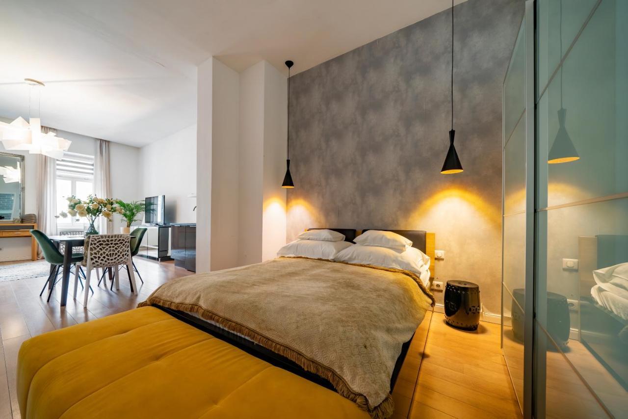 Baross Boutique Apartman 杰尔 外观 照片