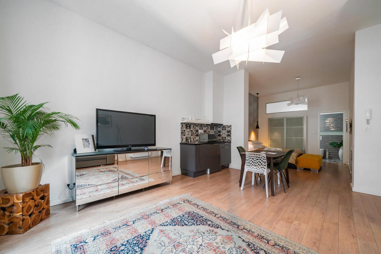 Baross Boutique Apartman 杰尔 外观 照片