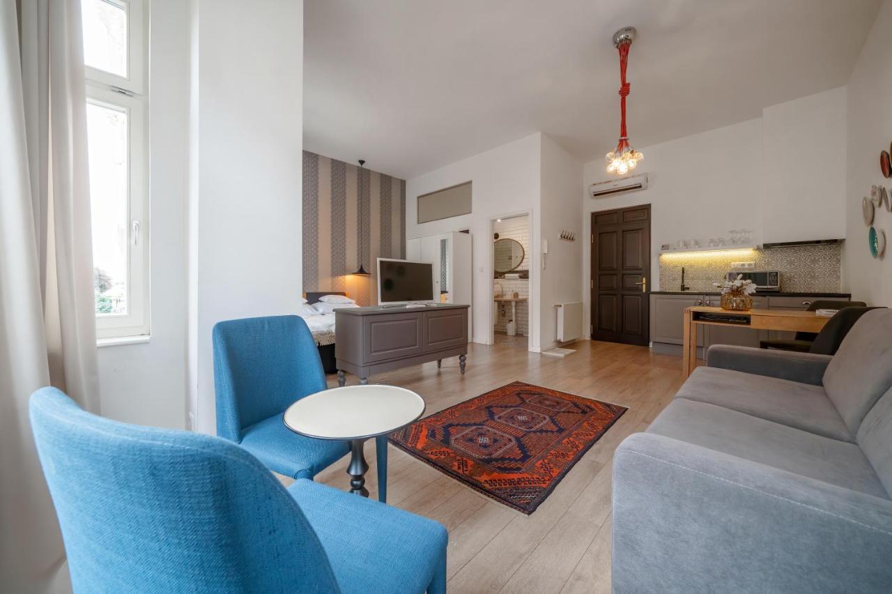 Baross Boutique Apartman 杰尔 外观 照片