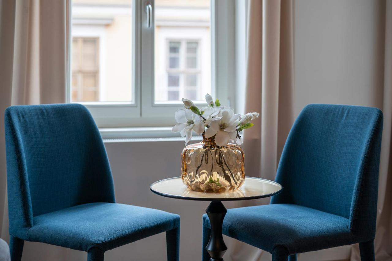 Baross Boutique Apartman 杰尔 外观 照片