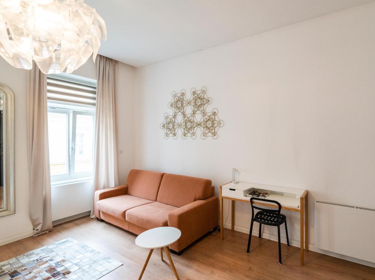 Baross Boutique Apartman 杰尔 外观 照片