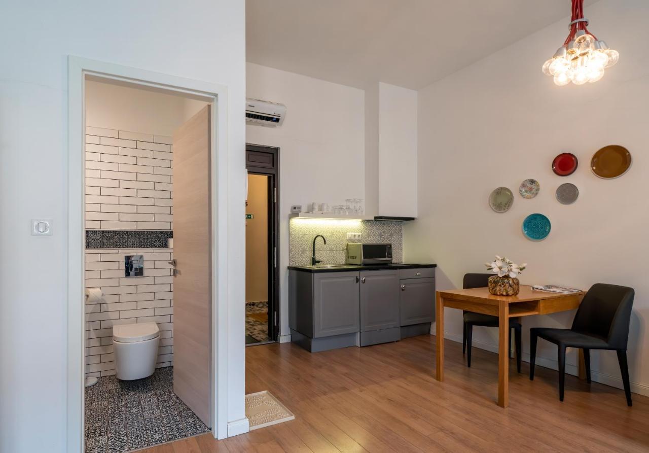 Baross Boutique Apartman 杰尔 外观 照片