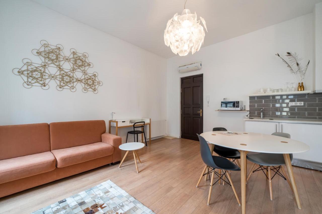 Baross Boutique Apartman 杰尔 外观 照片