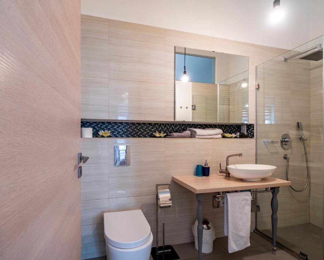 Baross Boutique Apartman 杰尔 外观 照片